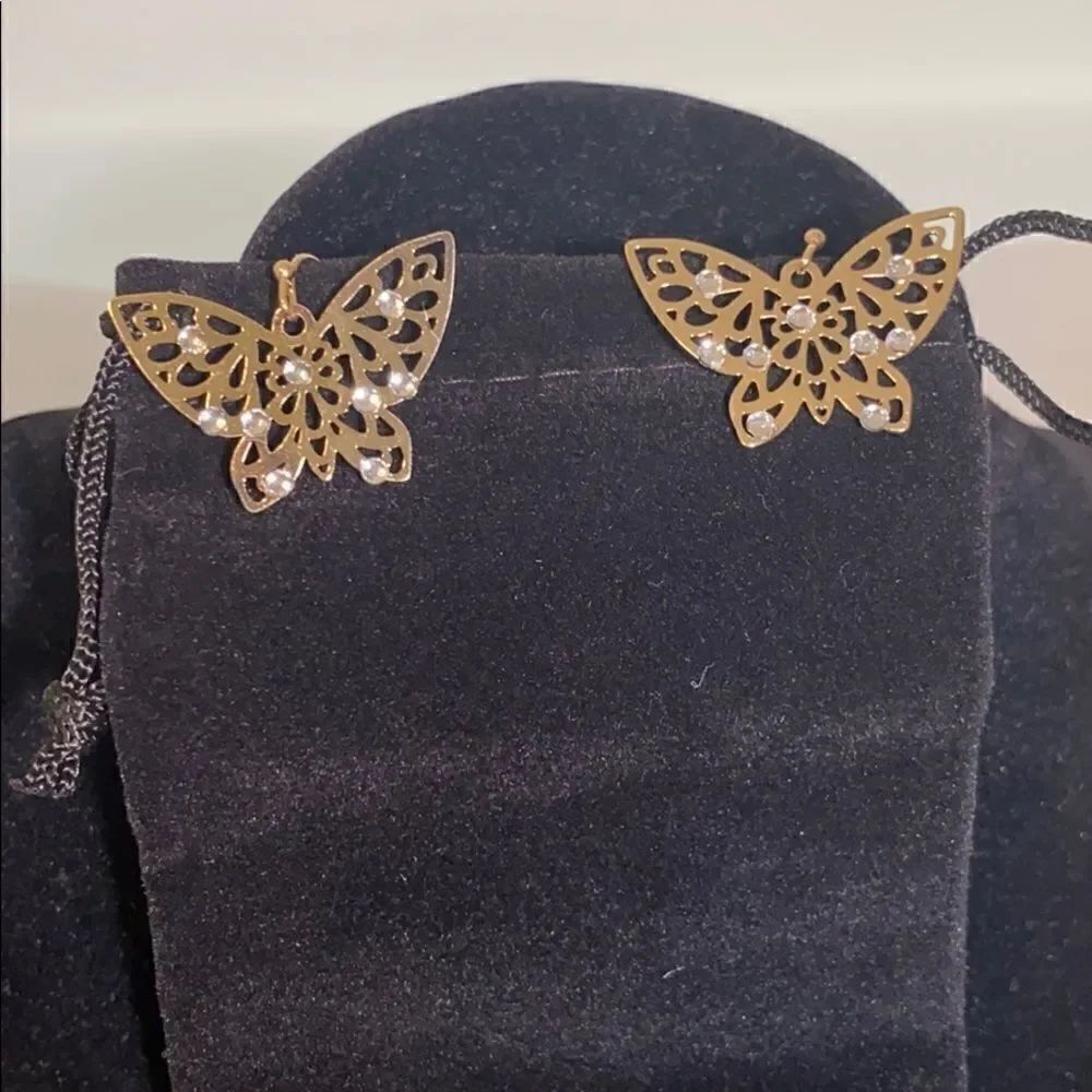 Butterfly dangle earrings  - Picture 6 of 8